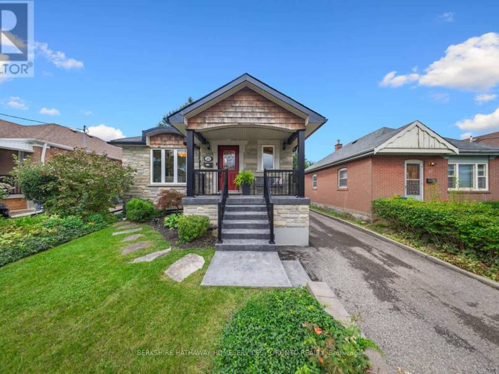 25 FELTHAM AVENUE, Toronto, Ontario M6N 2C4