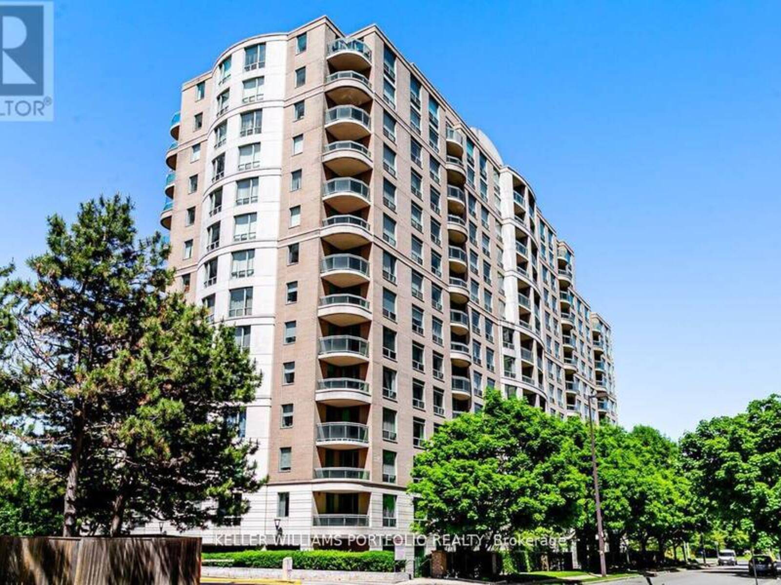 201 - 28 PEMBERTON AVENUE, Toronto, Ontario M2M 4L1