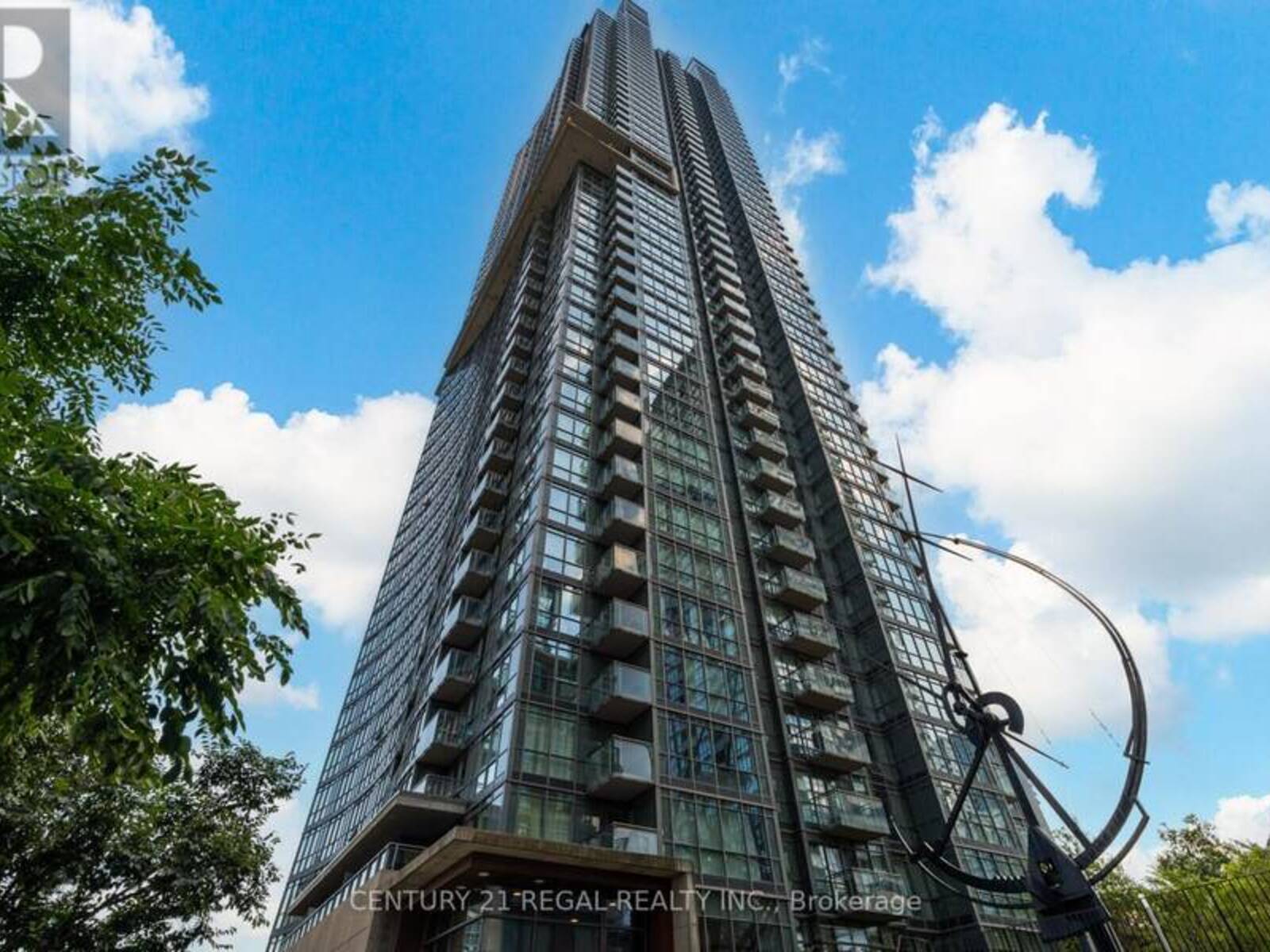 216 - 11 BRUNEL COURT, Toronto, Ontario M5V 3Y3