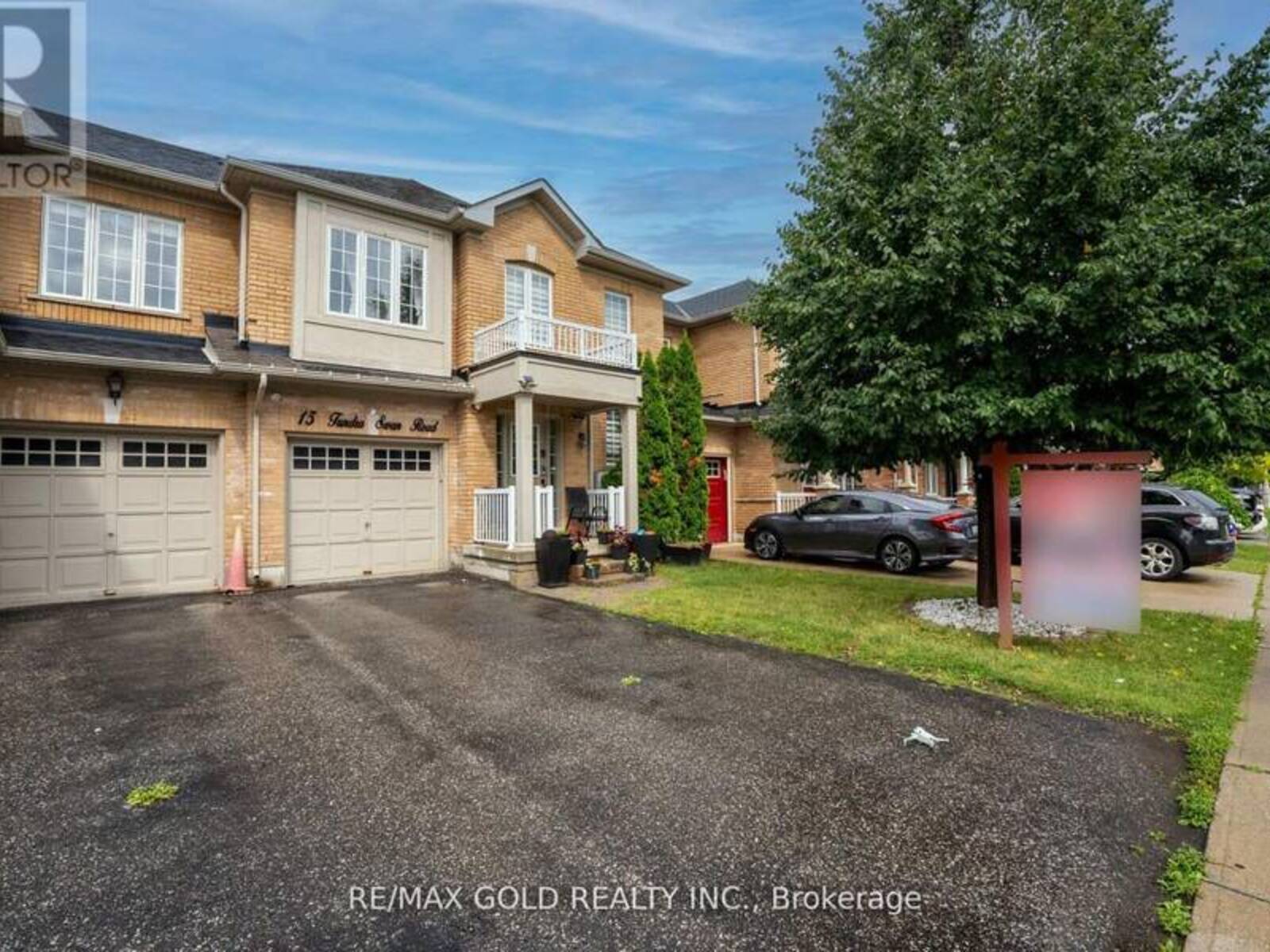 15 TUNDRA SWAN ROAD, Brampton, Ontario L6R 3L4