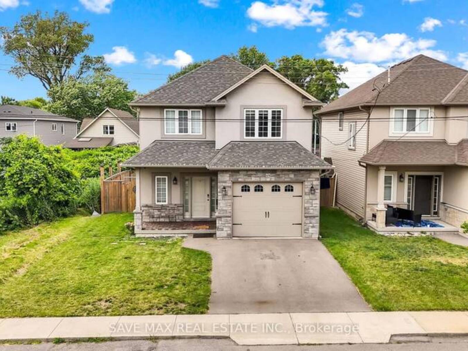 17 LAGOON AVENUE, Hamilton, Ontario L8H 7C4