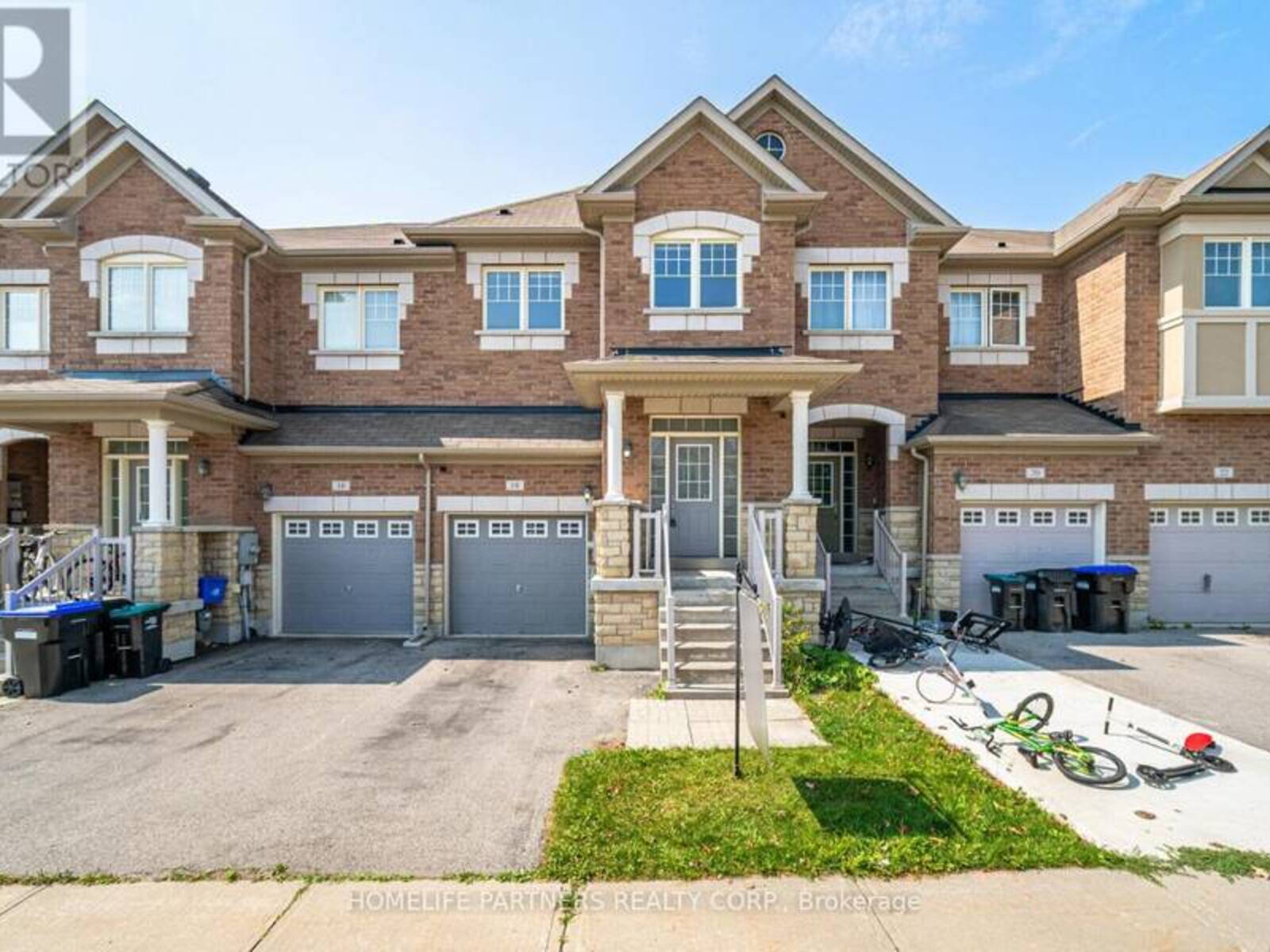 18 BELFRY DRIVE, Bradford West Gwillimbury, Ontario L3Z 2A5