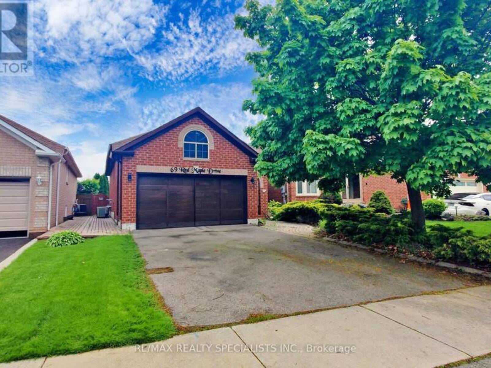 69 RED MAPLE DRIVE, Brampton, Ontario L6X 4M1