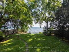 21 SECOND STREET Oakville Ontario, L6J 3T1