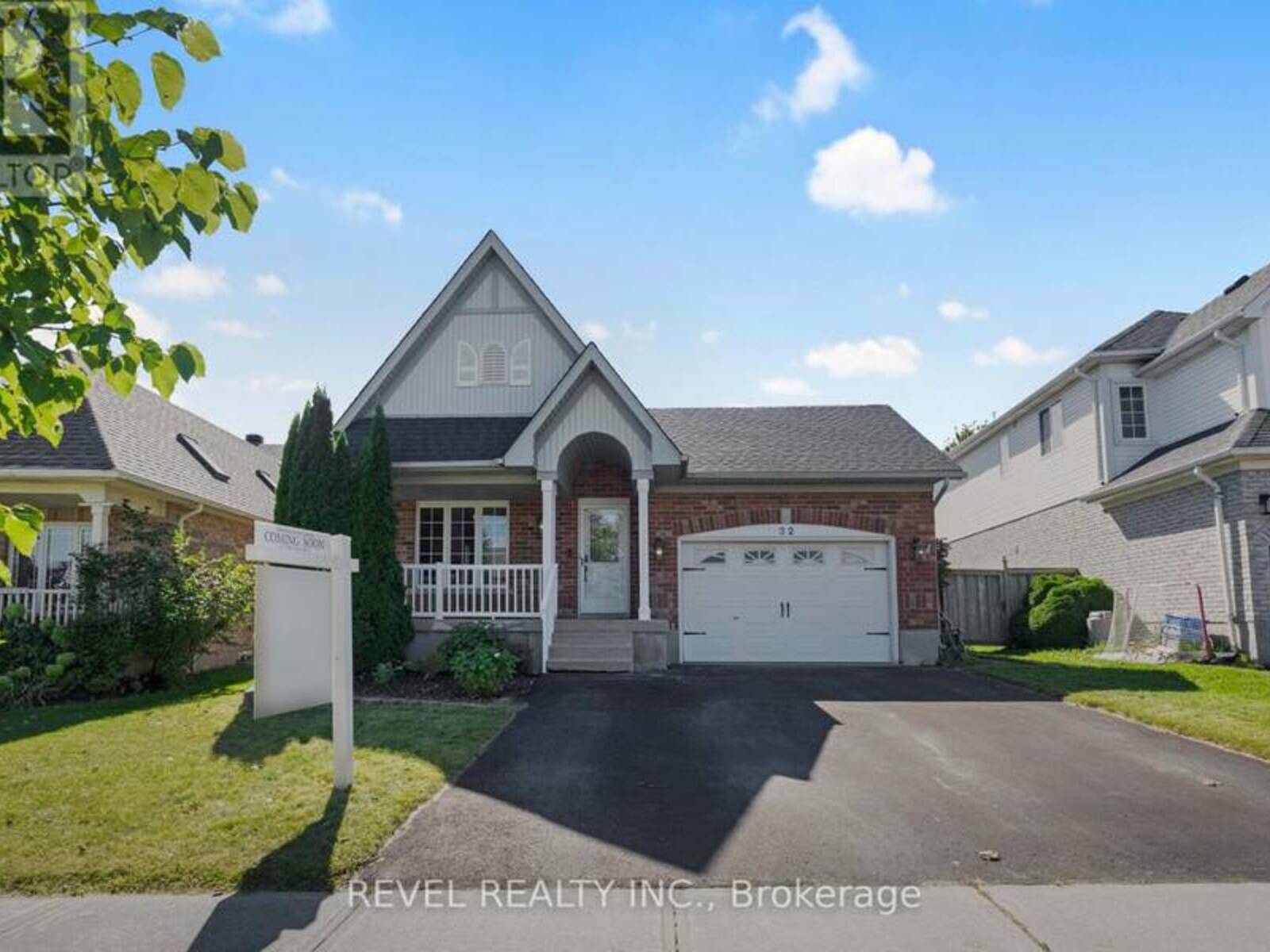 32 SHERWOOD STREET, Orangeville, Ontario L9W 5C9