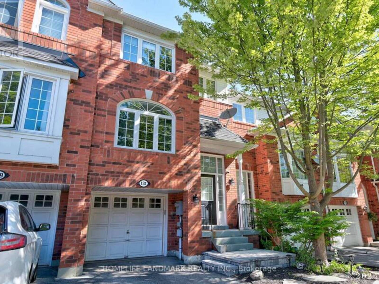 131 MOSAICS AVENUE, Aurora, Ontario L4G 7L5