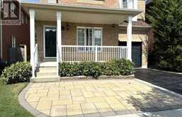 92 BARNWOOD DRIVE | Richmond Hill Ontario | Slide Image Five