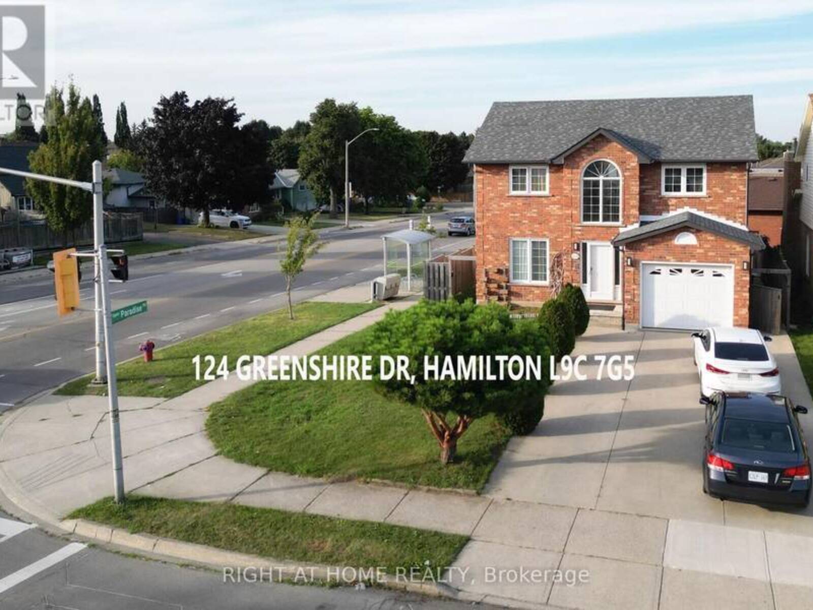 124 GREENSHIRE DRIVE, Hamilton , Ontario L9C 7G5