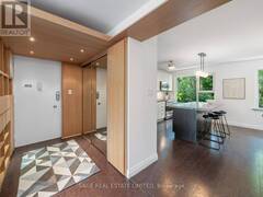 22 - 8 CORINTH GARDENS Toronto Ontario, M4P 2N5