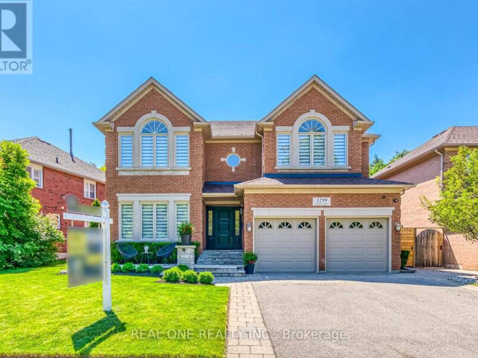 1299 BAYSHIRE DRIVE, Oakville, Ontario L6H 6C6