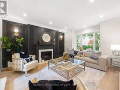 22 FERNSIDE COURT Toronto Ontario, M2N 6A1