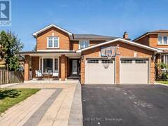 119 SUNFOREST DRIVE Brampton Ontario, L6Z 3Z8