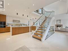 2 ADDISON CRESCENT Toronto Ontario, M3B 1K8