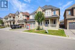 7 FANNING TRAIL | Brampton Ontario | Slide Image Two