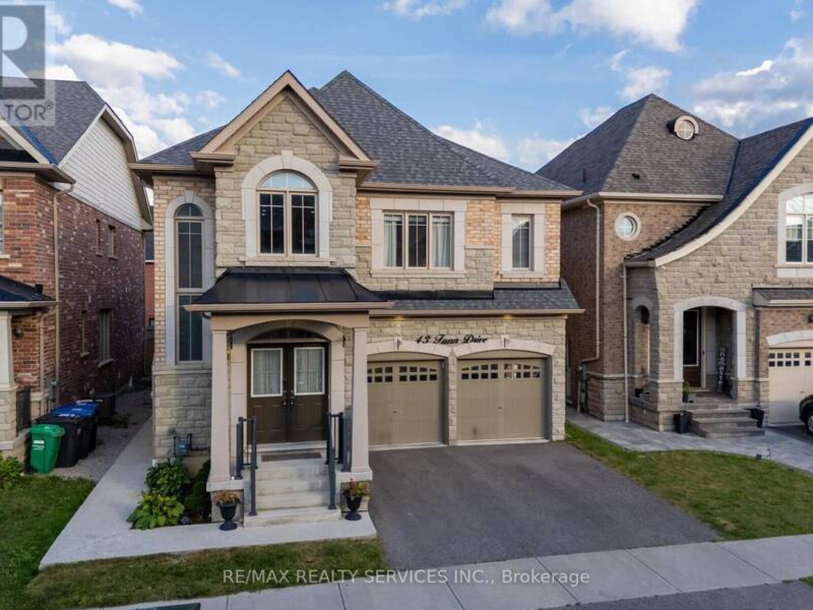 43 FANN DRIVE, Brampton , Ontario L7A 4L4