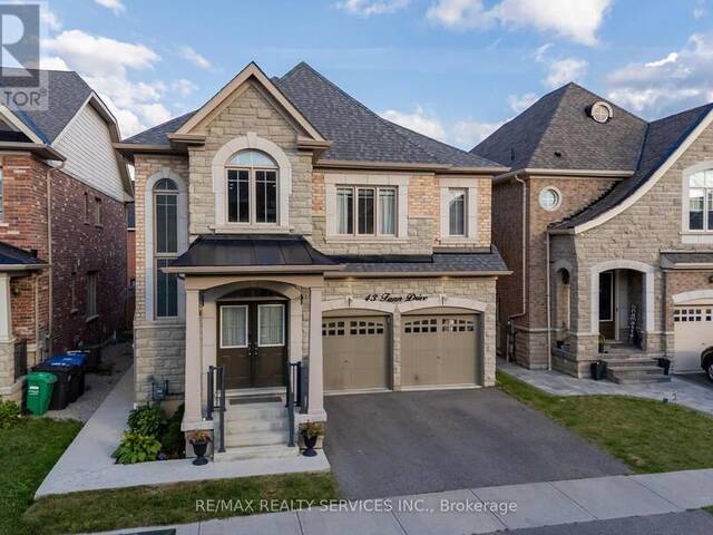 43 FANN DRIVE Brampton Ontario, L7A 4L4