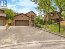 10 SPANHOUSE CRESCENT | Markham Ontario | Slide Image Two