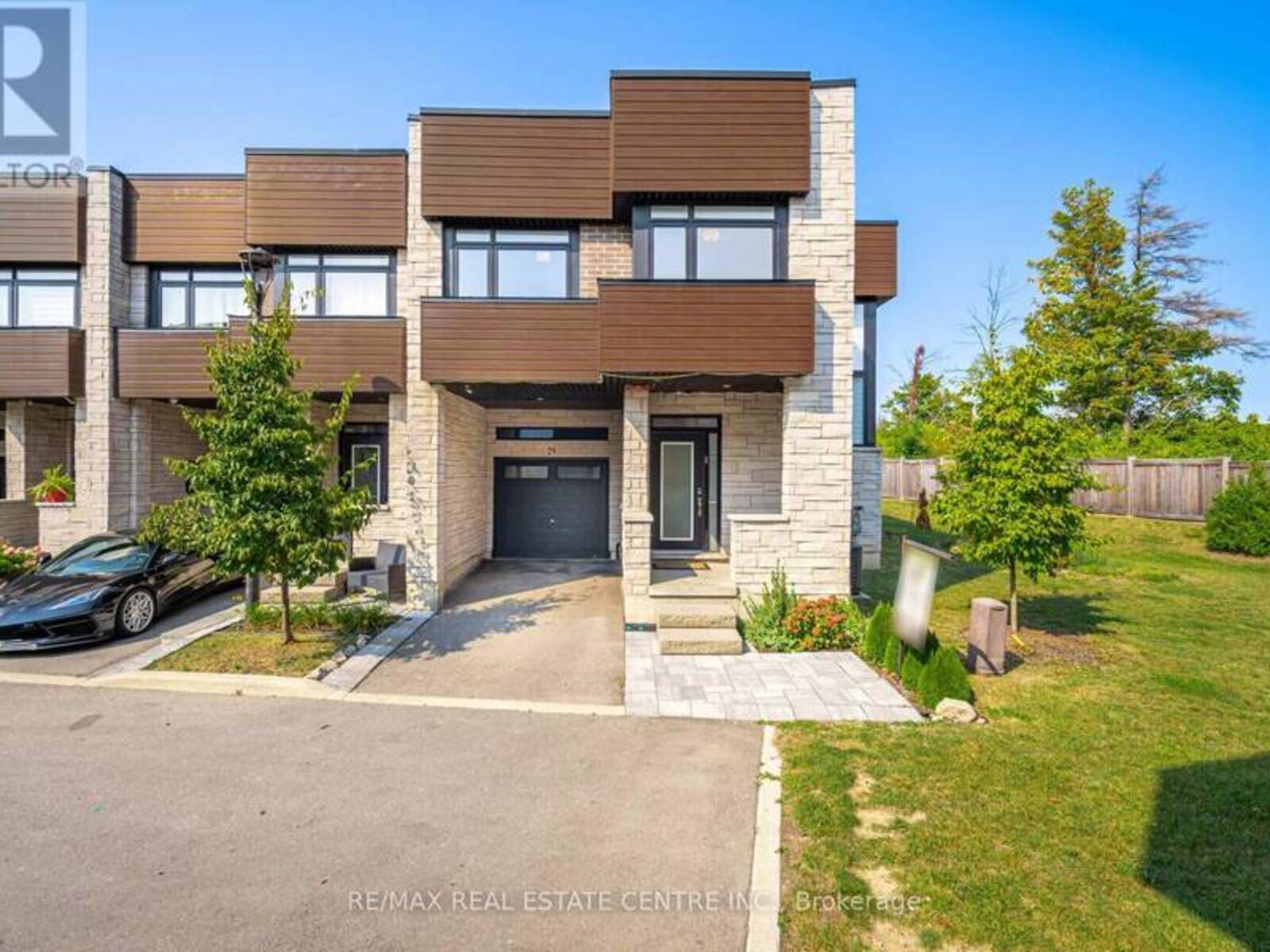 29 - 35 MIDHURST HEIGHTS, Hamilton, Ontario L8J 0K9