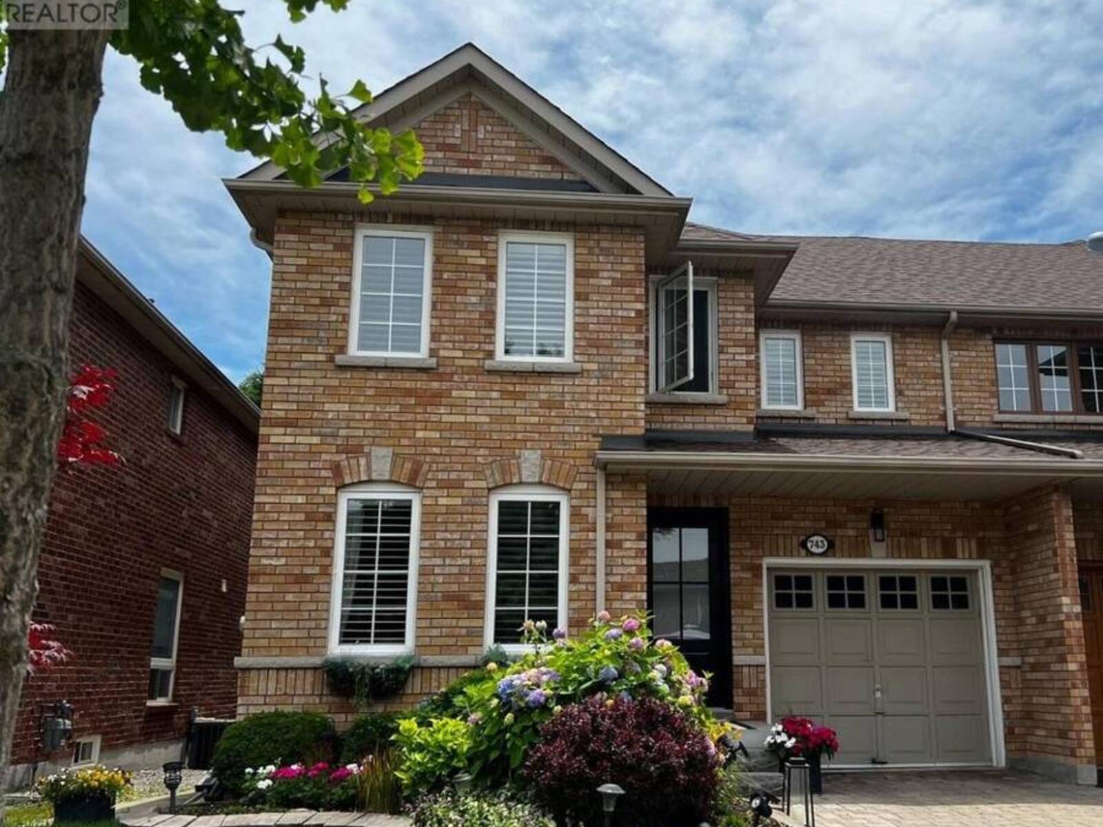 743 CRAIGHURST COURT, Pickering, Ontario L1X 2X1