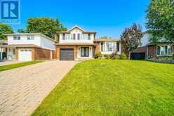 32 SILVER ASPEN DRIVE | Markham Ontario | Slide Image Four