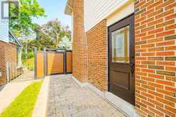 32 SILVER ASPEN DRIVE | Markham Ontario | Slide Image Six