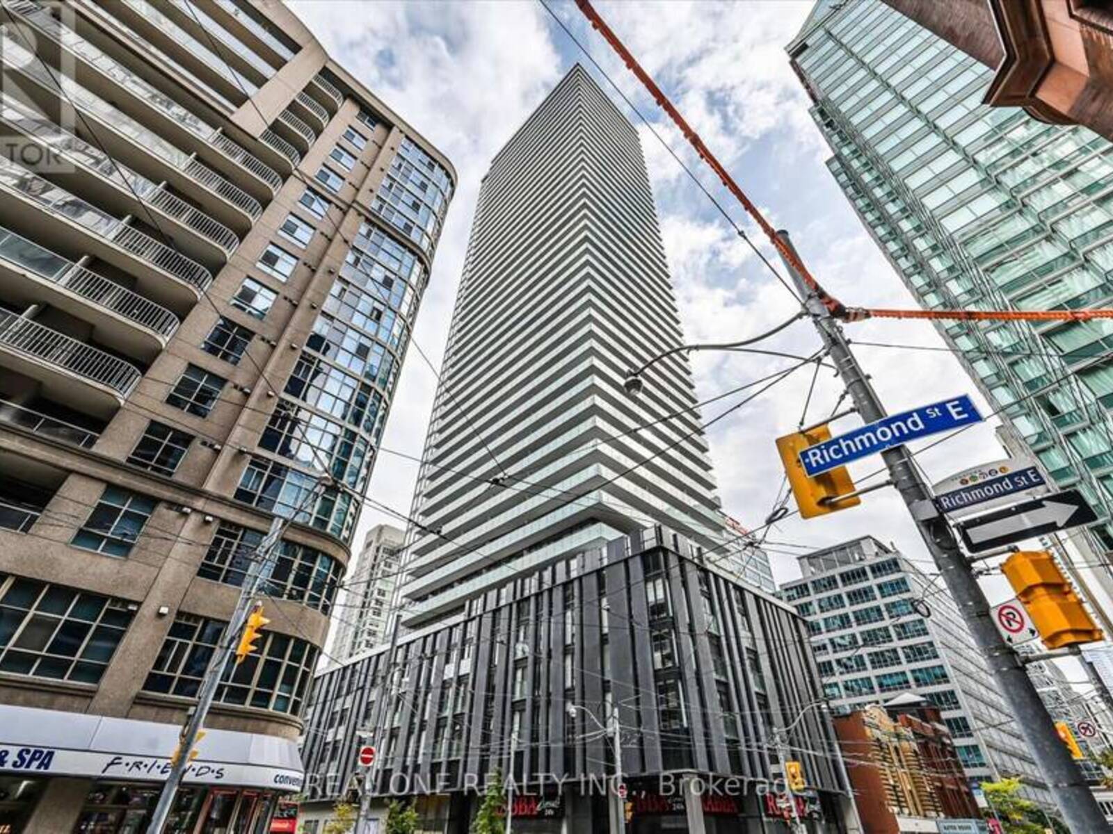 204 - 25 RICHMOND STREET E, Toronto, Ontario M5C 0A6