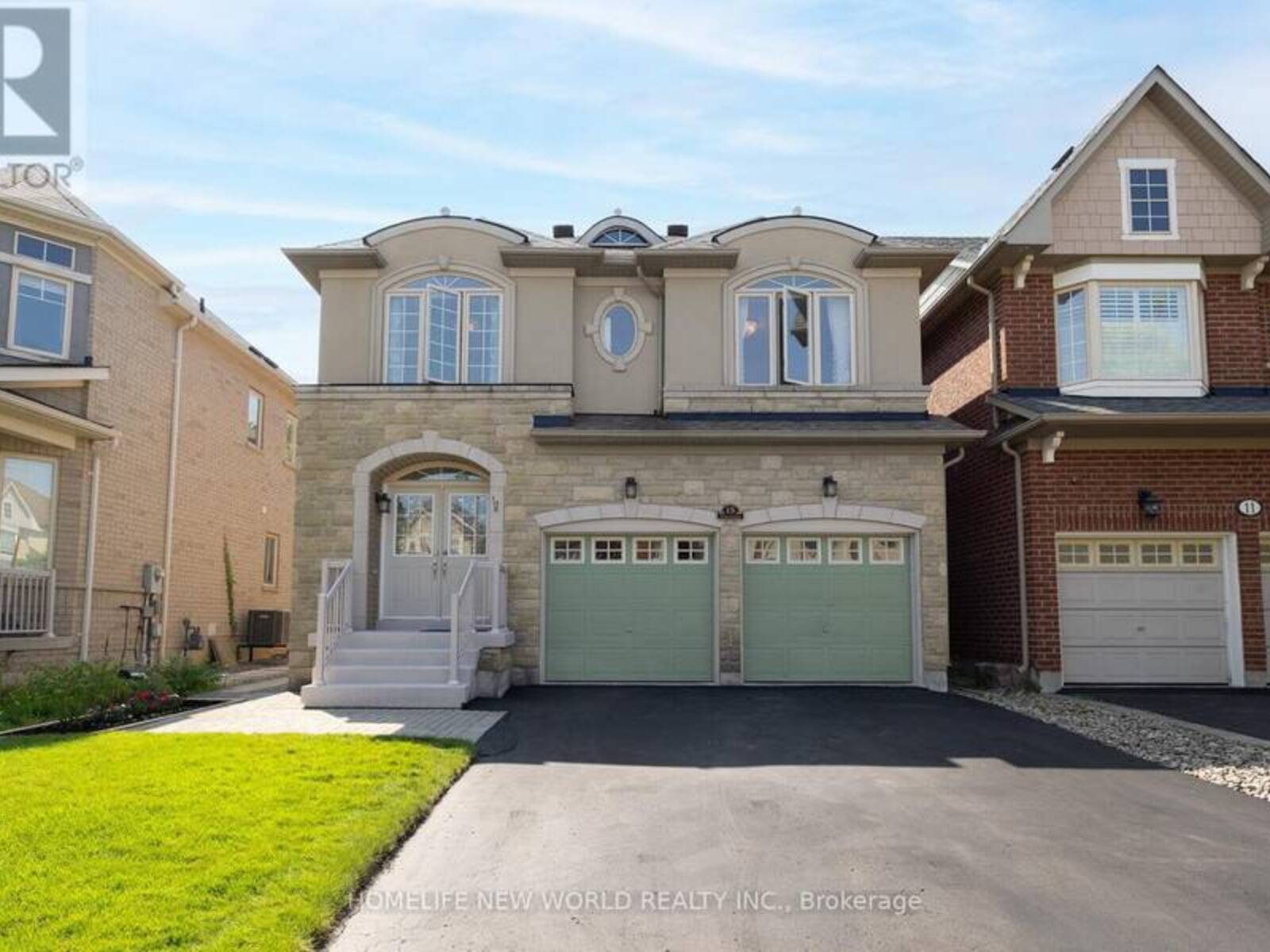 15 PITNEY AVENUE, Richmond Hill, Ontario L4E 4Y6