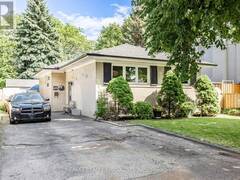 43 ASHFIELD DRIVE Toronto Ontario, M9C 4T7