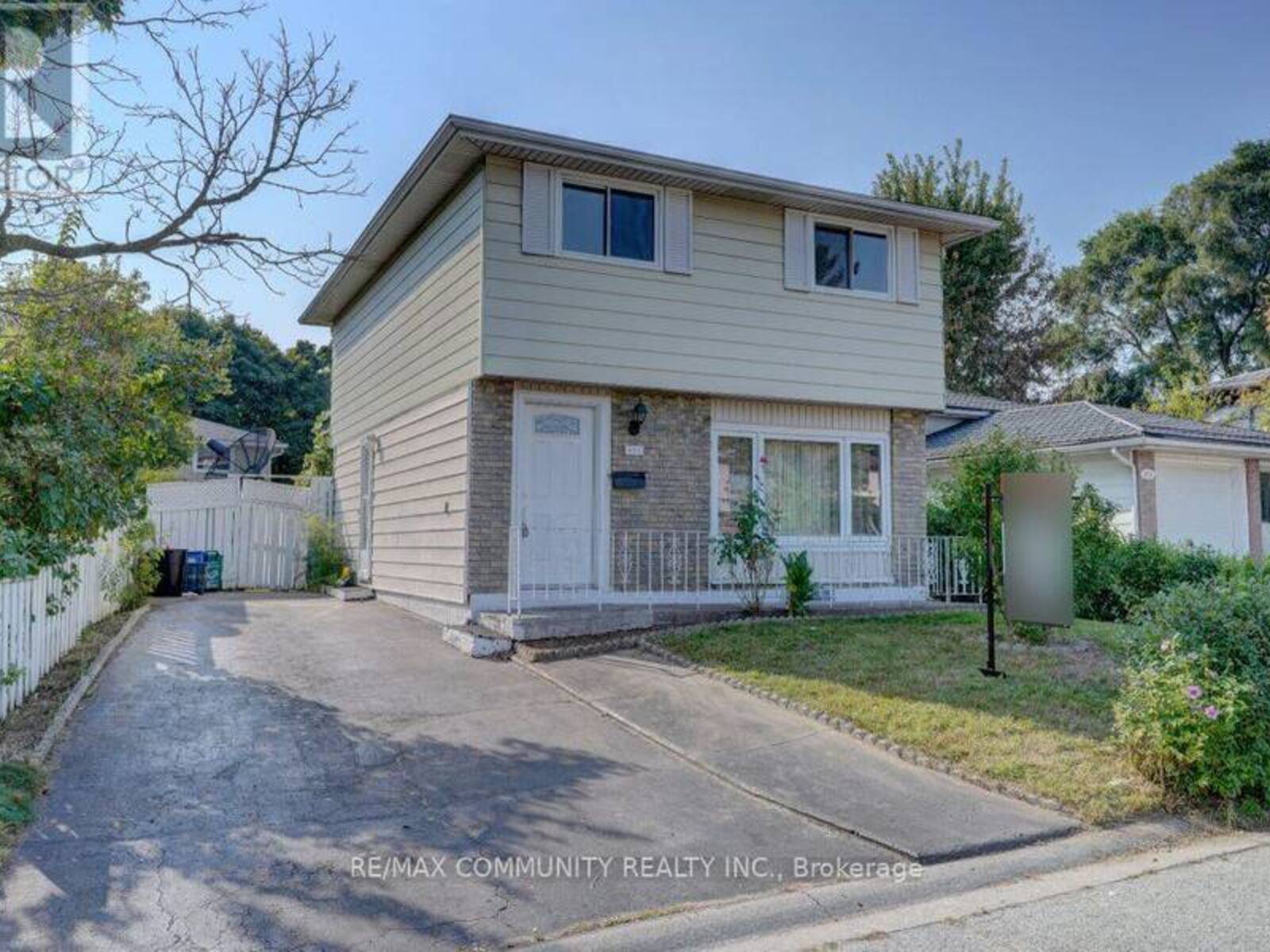 424 PINETREE CRESCENT, Cambridge, Ontario N3H 4X5