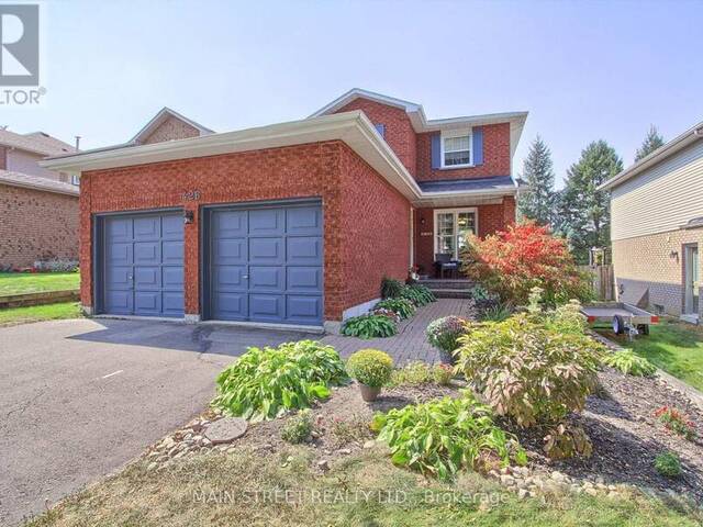 426 PICKERING CRESCENT Newmarket Ontario, L3Y 8G8