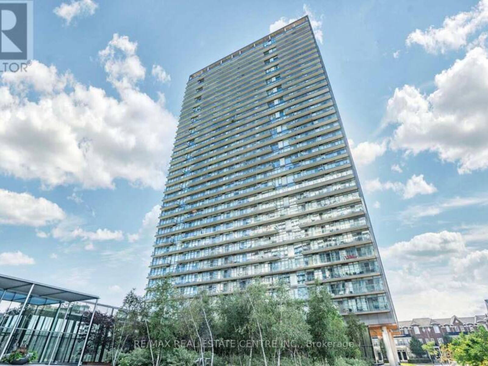 415 - 105 THE QUEENSWAY AVENUE, Toronto, Ontario M6S 5B5