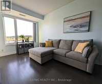 312 - 325 SOUTH PARK ROAD | Markham Ontario | Slide Image Three