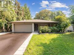 9 ROBINTER DRIVE Toronto Ontario, M2M 3R1