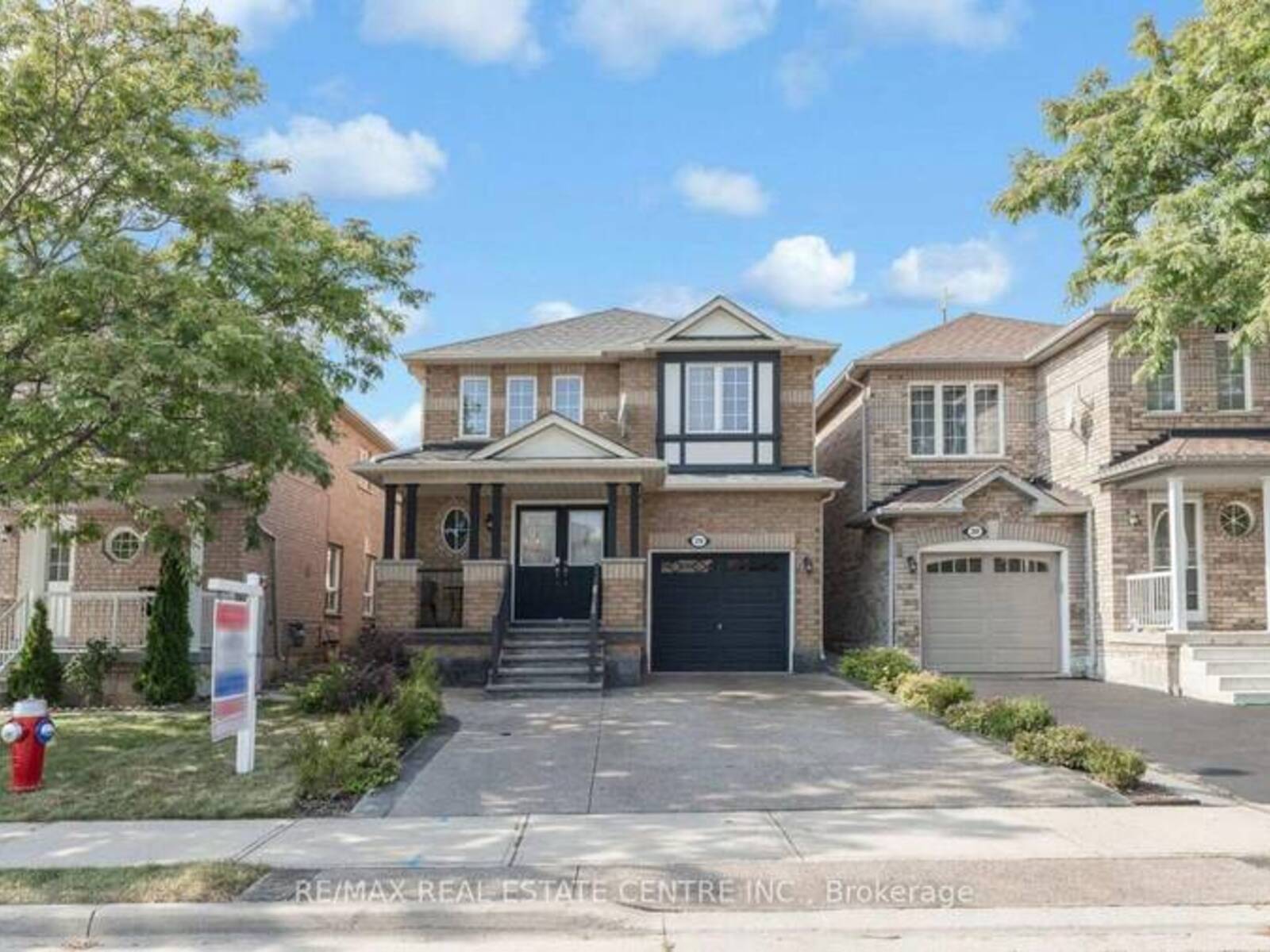 28 SLESSOR LANE, Brampton , Ontario L6P 1L8