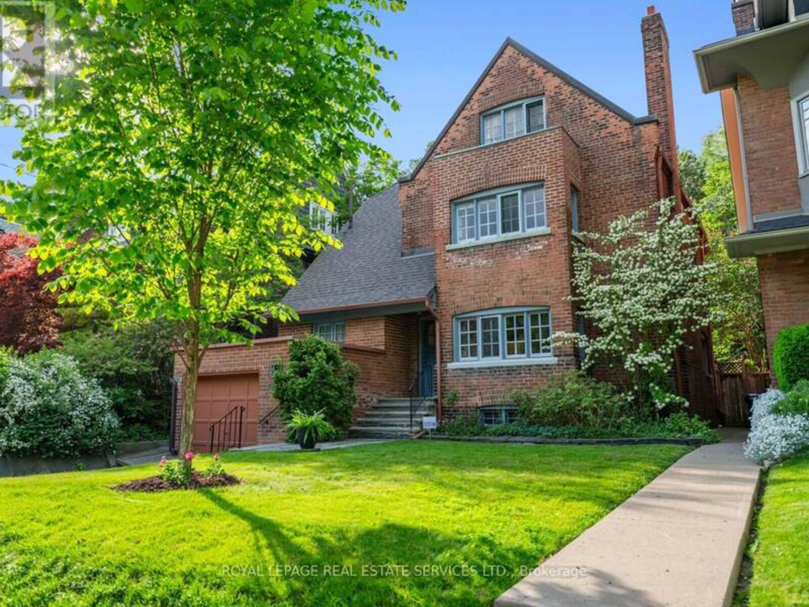 124 ROXBOROUGH DRIVE, Toronto, Ontario M4W 1X4