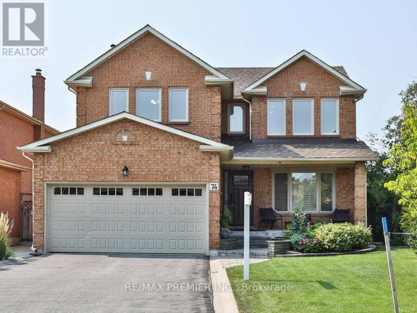 74 LINKS ROAD, Vaughan, Ontario L6A 1L4