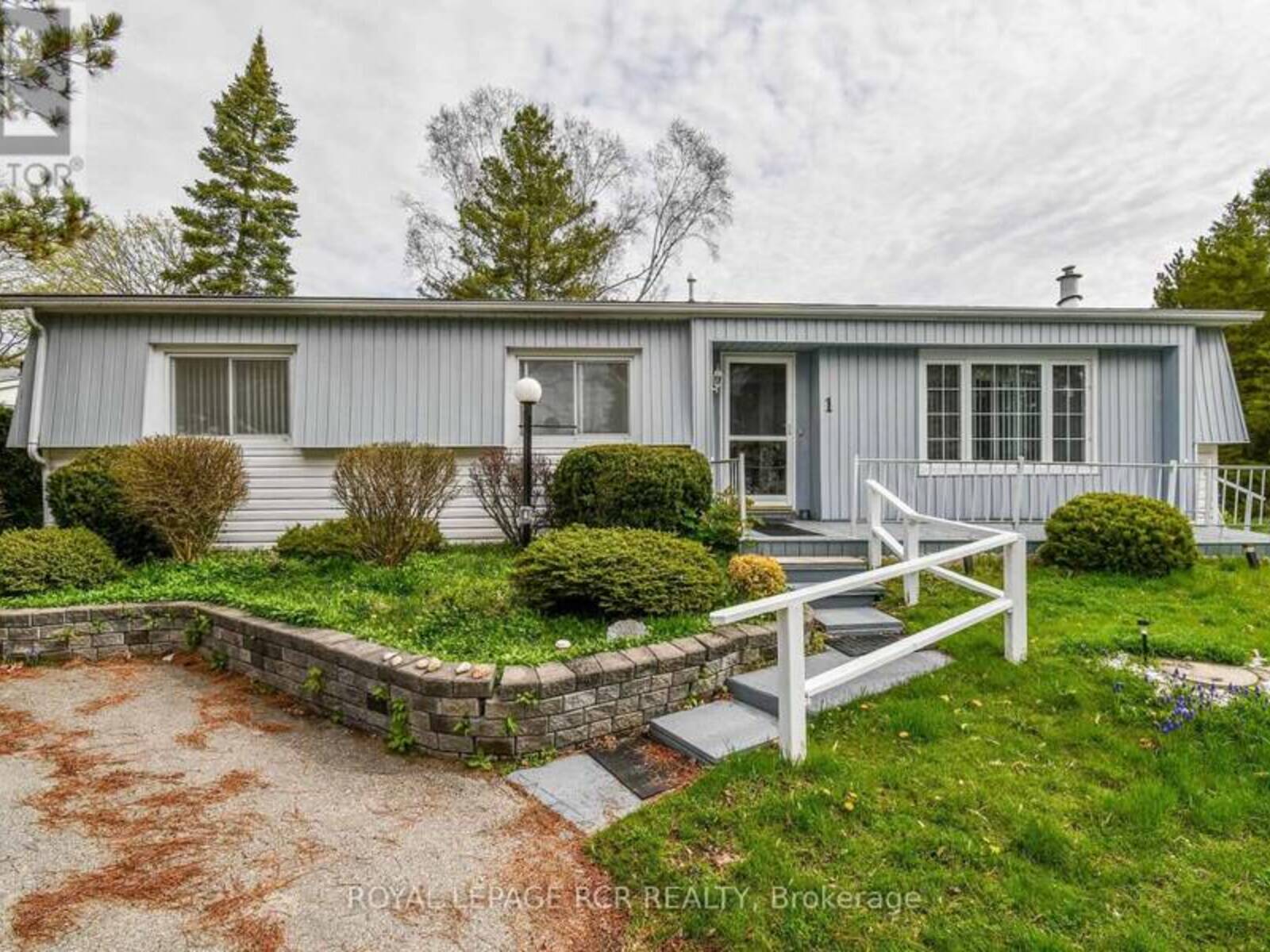 1 MAIN STREET, Innisfil, Ontario L9S 1M9