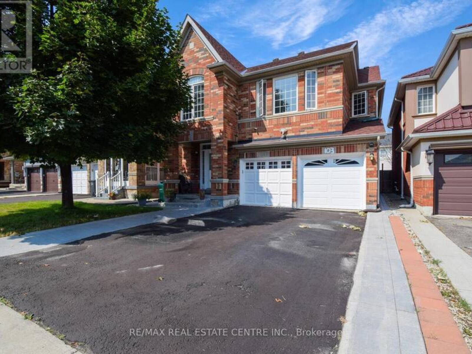 103 BOTAVIA DOWNS DRIVE, Brampton , Ontario L7A 3P6