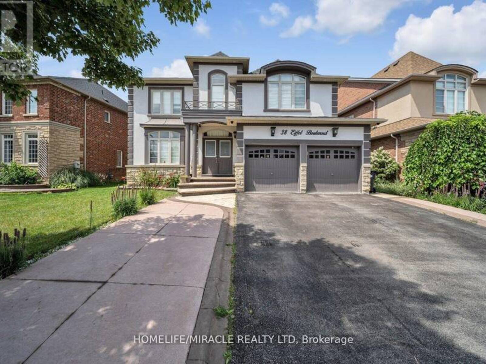 38 EIFFEL BOULEVARD, Brampton, Ontario L6P 1W3