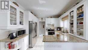 214 DRINKWATER ROAD | Brampton Ontario | Slide Image Nine