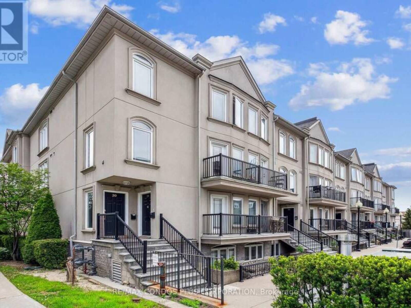 20 - 118 FINCH AVENUE W, Toronto, Ontario M2N 7G2