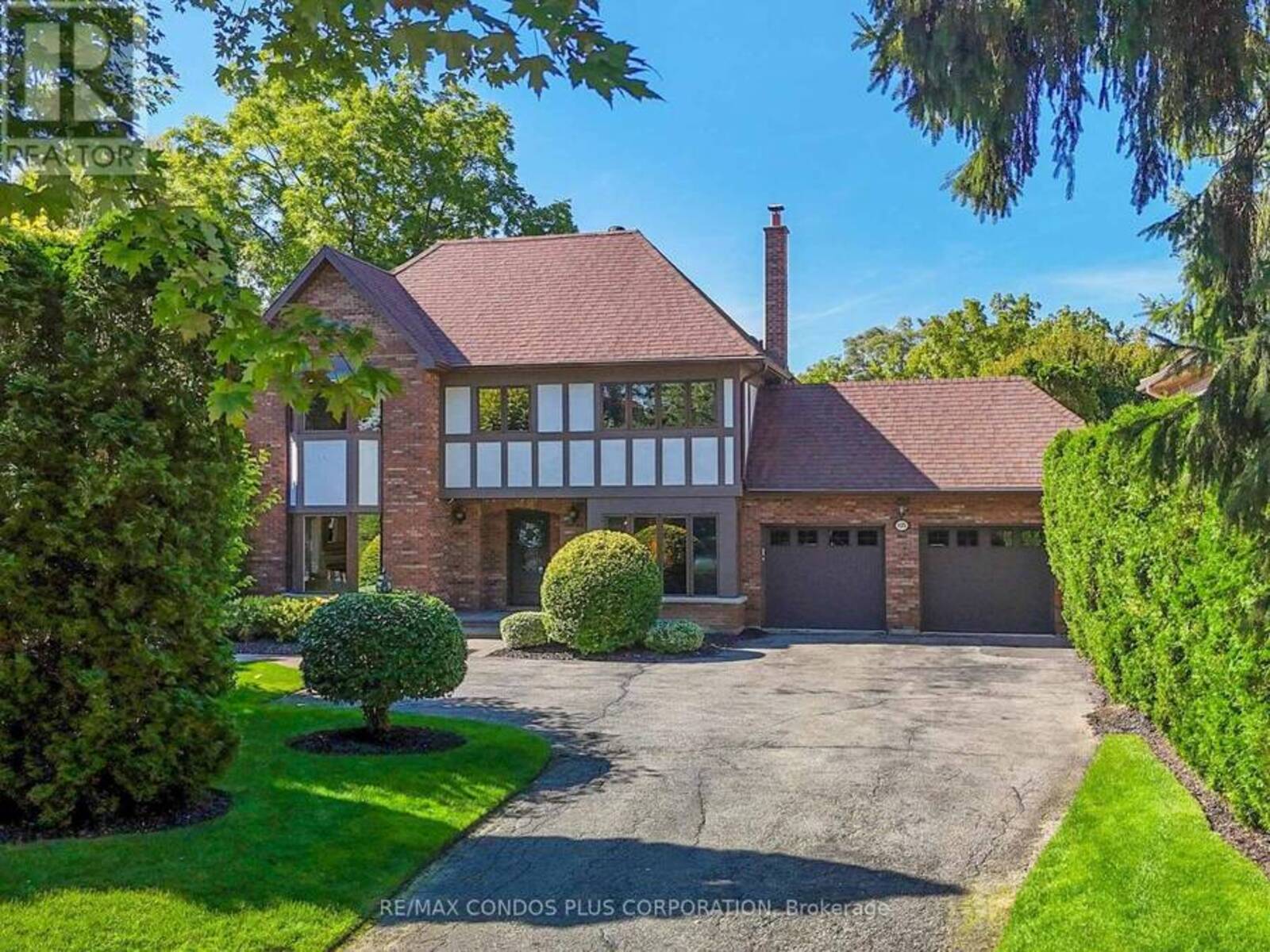 425 LAKESHORE ROAD W, Oakville, Ontario L6K 1G4