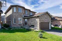 181 COUNTRY LANE | Barrie Ontario | Slide Image Two