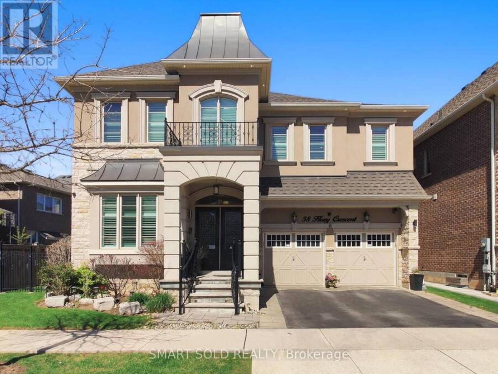 58 HOEY CRESCENT, Oakville, Ontario L6M 0W4