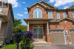 707 JOHN COLE COURT | Newmarket Ontario | Slide Image One