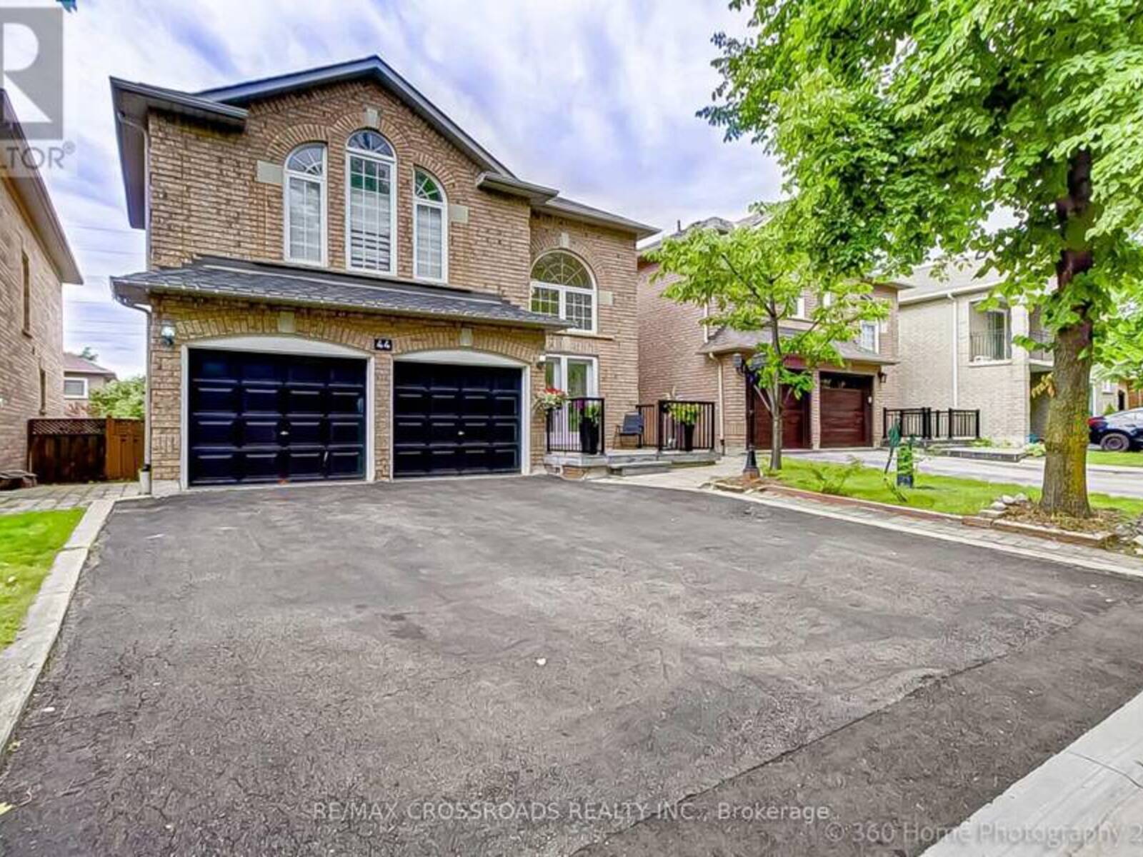 44 MENDOCINO DRIVE, Vaughan, Ontario L4H 1T6