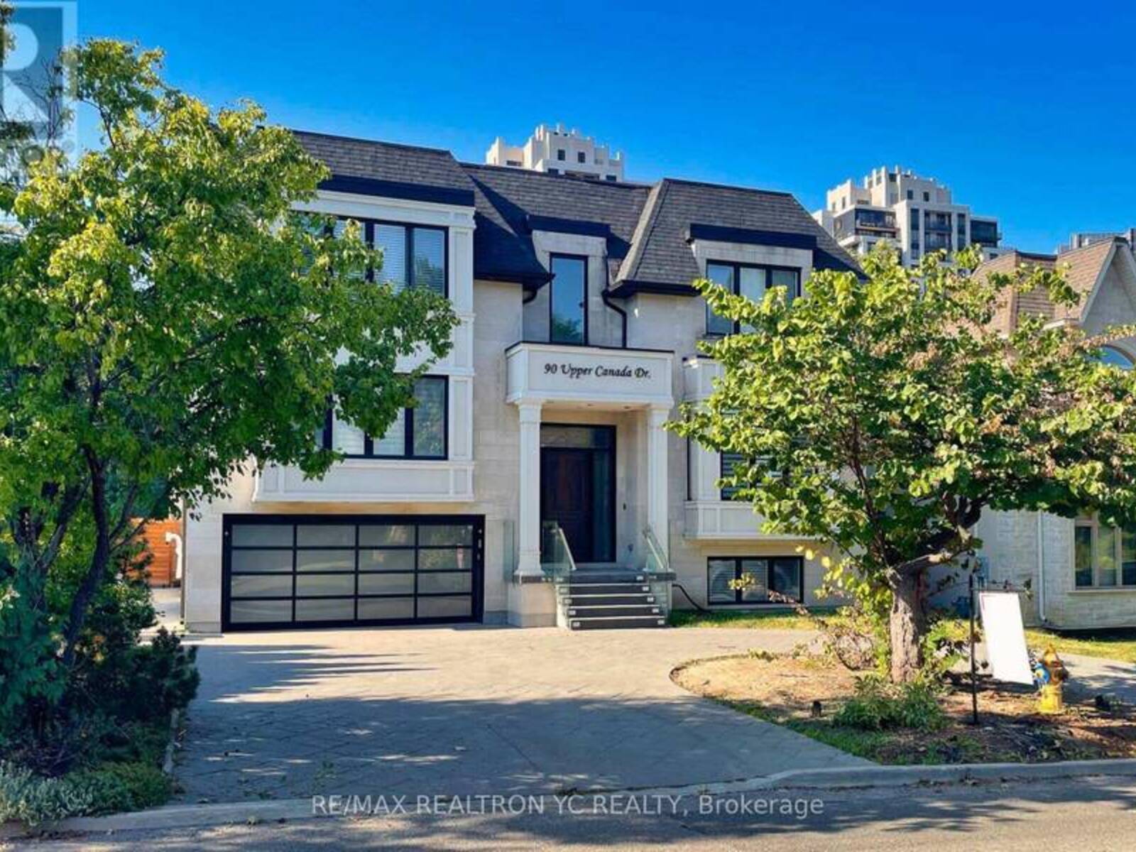 90 UPPER CANADA DRIVE, Toronto, Ontario M2P 1S4