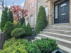 218 RIVER STREET Toronto Ontario, M5A 3R1