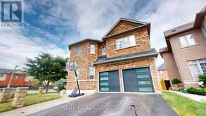 3 IDA JANE GROVE | Whitchurch-Stouffville Ontario | Slide Image One