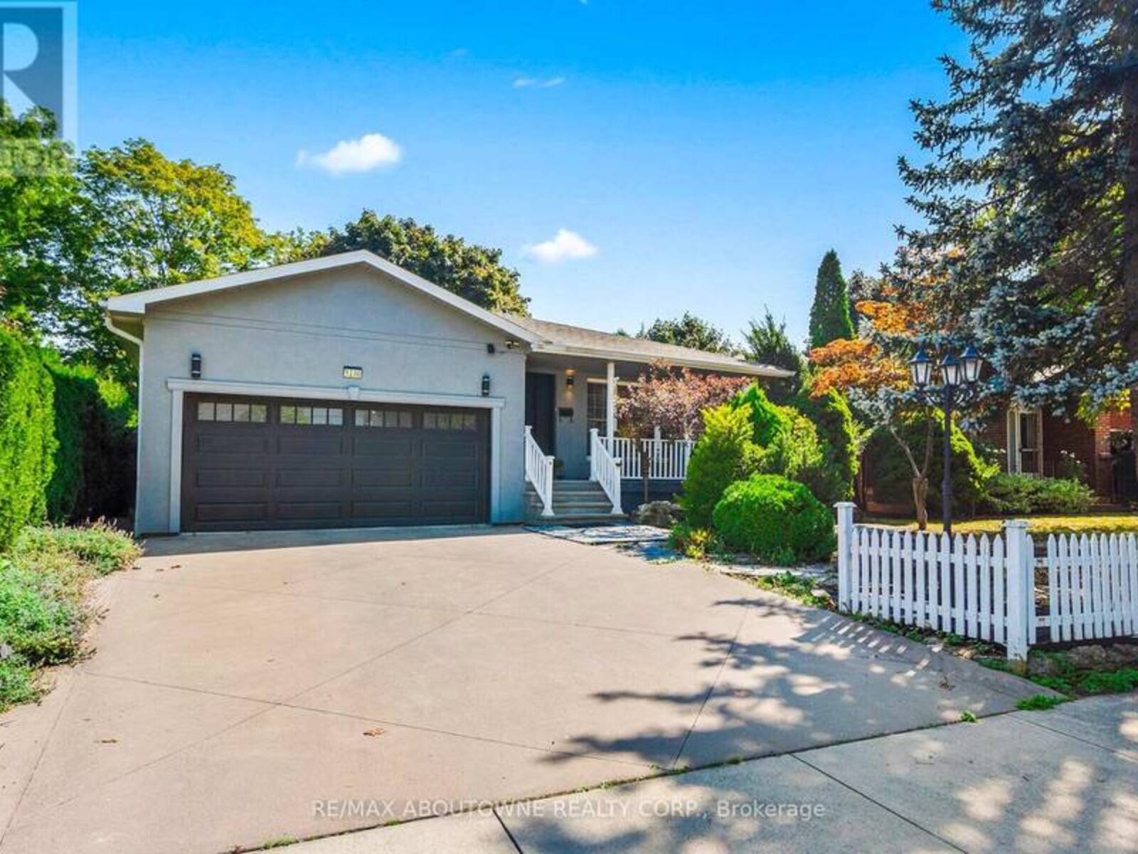 1230 WOOD PLACE, Oakville, Ontario L6L 2R5